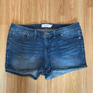 TORRID WOMENS DENIM SHORTS SIZE 16